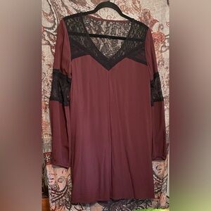 Express Dress with Lace Accents M